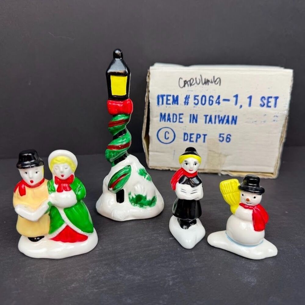 Department 56 Snow Village Carolers 4 Piece Set 5064-1 1979, Rare, Retired